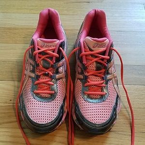 ASICS GEL SHOES SIZE 10